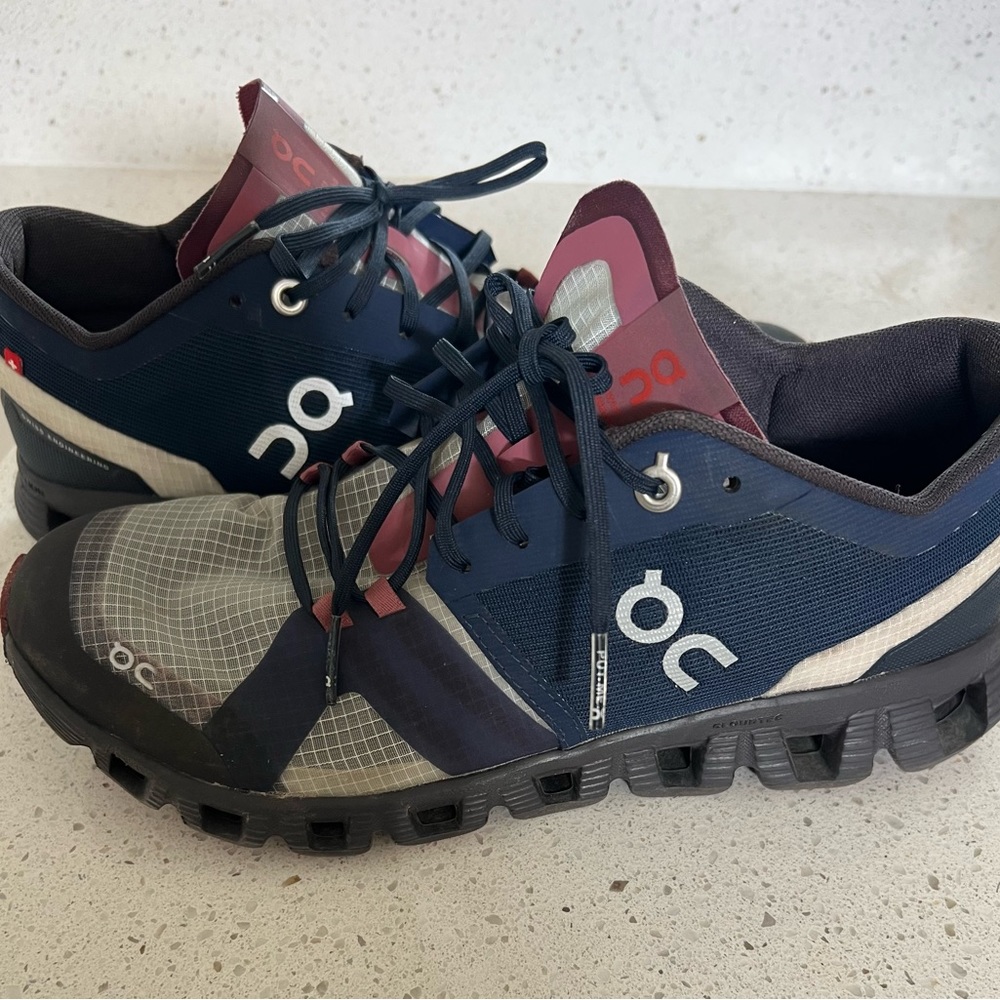 On Cloud X Shift Ink Cherry Women’s Running Shoes Size 7
